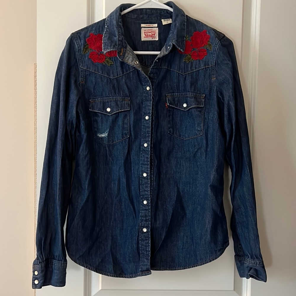 Levi’s classic fit western button down shirt